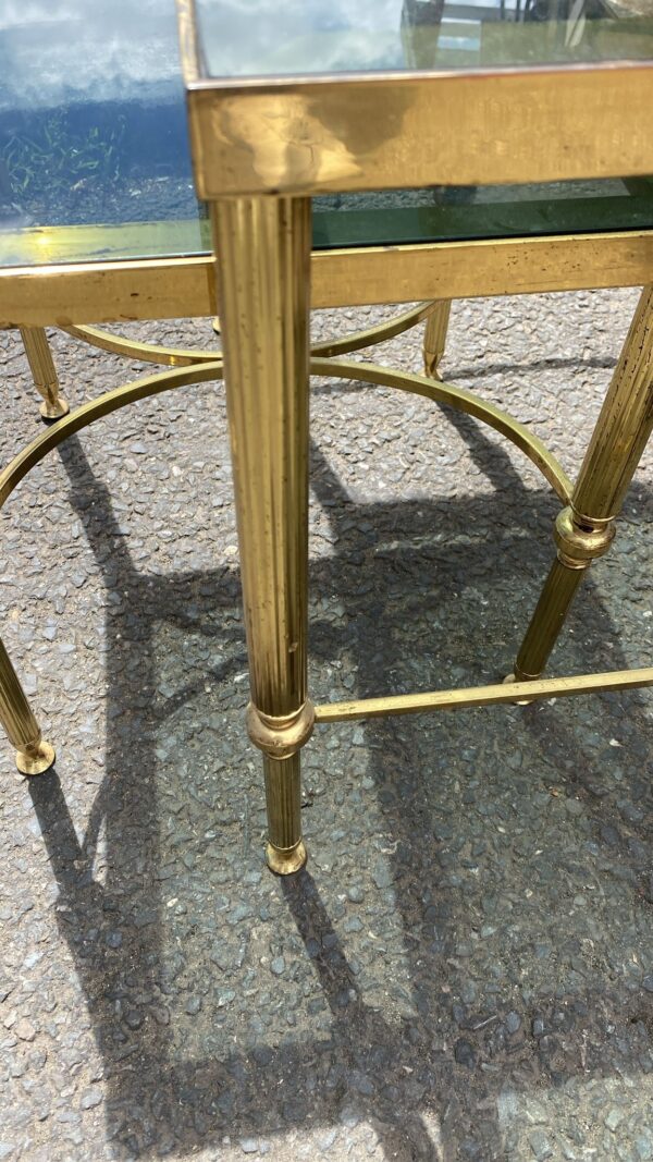 Nest of two tables, brass and glass - Image 5