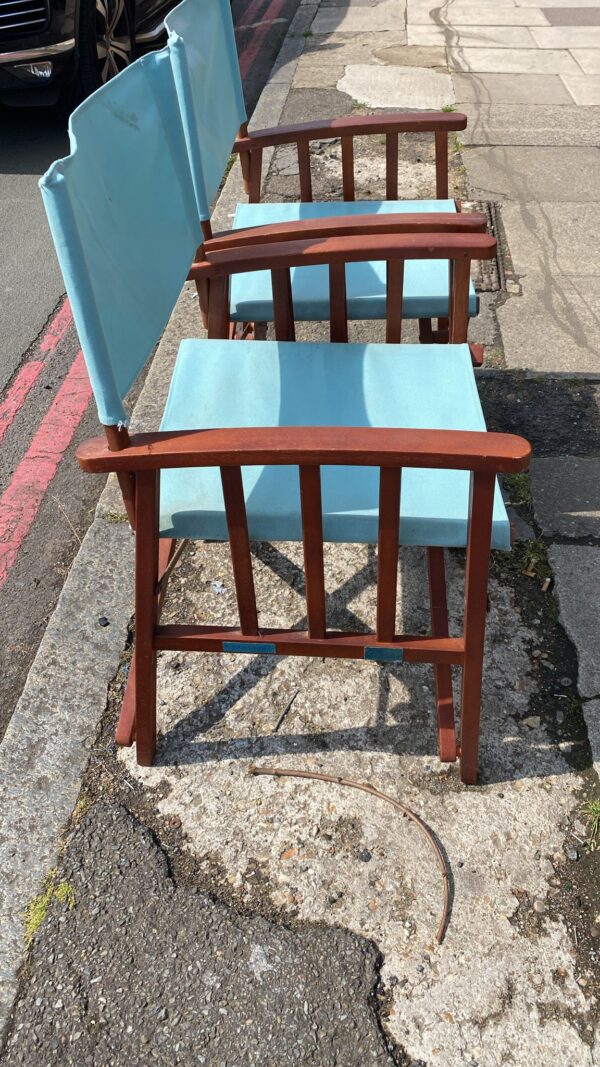 Teak garden folding table with two matching folding chairs - Image 5
